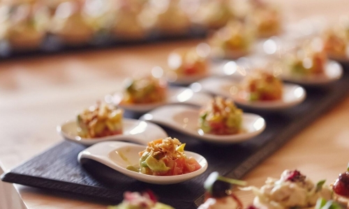 Εκδήλωση με catering: 8 δημιουργικές ιδέες για ορεκτικά που θα εντυπωσιάσουν τους καλεσμένους σας